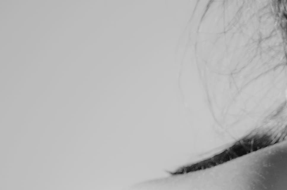 Urea / Hyaluronic Acid / Aloe Vera / Almond Oil