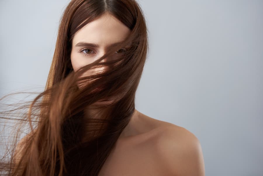 They act on the hair color in which it is applied and the coloring is tone on tone with a weaker oxidation